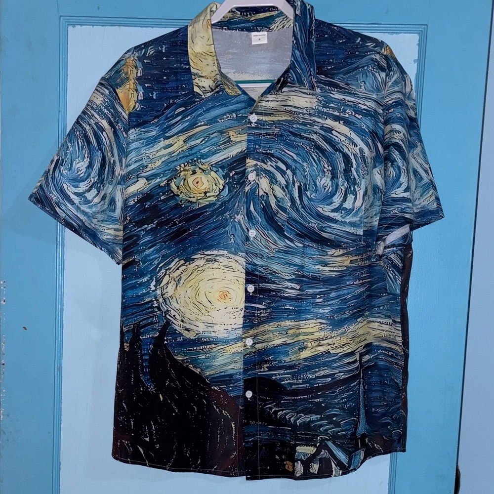 NWOT Short button up Starry night Print Shirt size Large…Great condition